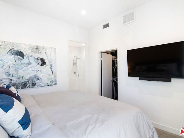 10919 1/2 Otsego Street, North Hollywood CA 91601
