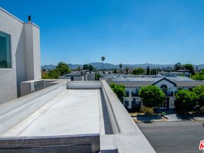 10919 1/2 Otsego Street, North Hollywood CA 91601