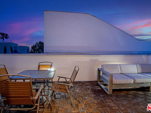 10919 1/2 Otsego Street, North Hollywood CA 91601