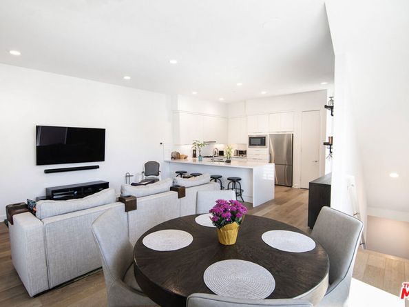 10919 1/2 Otsego Street, North Hollywood CA 91601