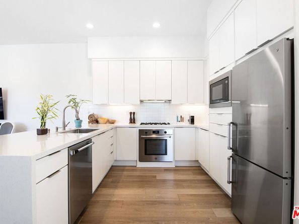 10919 1/2 Otsego Street, North Hollywood CA 91601