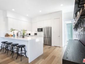 10919 1/2 Otsego Street, North Hollywood CA 91601