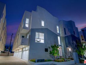 10919 1/2 Otsego Street, North Hollywood CA 91601