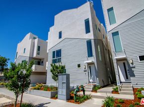 10919 1/2 Otsego Street, North Hollywood CA 91601