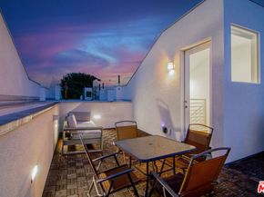 10919 1/2 Otsego Street, North Hollywood CA 91601