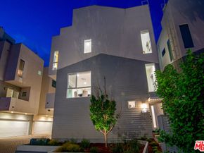 10919 1/2 Otsego Street, North Hollywood CA 91601