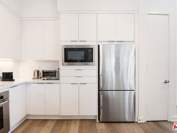 10919 1/2 Otsego Street, North Hollywood CA 91601