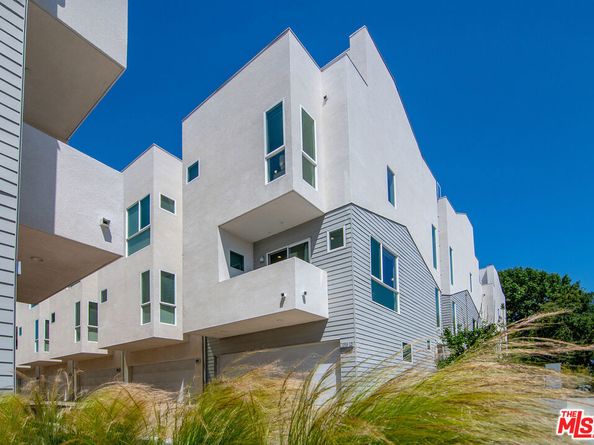 10919 1/2 Otsego Street, North Hollywood CA 91601