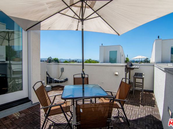 10919 1/2 Otsego Street, North Hollywood CA 91601