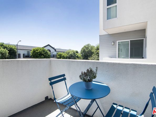 10919 1/2 Otsego Street, North Hollywood CA 91601