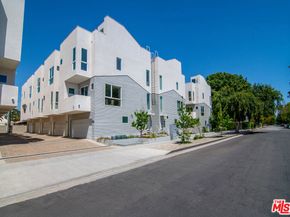 10919 1/2 Otsego Street, North Hollywood CA 91601