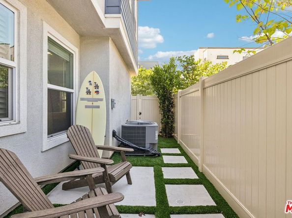 782 Daniel Freeman Circle, Inglewood CA 90301