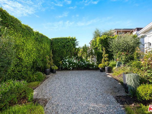 4402 Ledge Avenue, Toluca Lake CA 91602