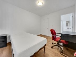 1286 W 39th Place, Los Angeles CA 90037