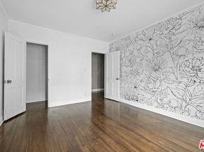 1307 S Rimpau Boulevard, Los Angeles CA 90019