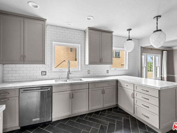 1307 S Rimpau Boulevard, Los Angeles CA 90019