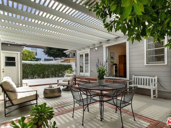 4226 Greenbush Avenue, Sherman Oaks CA 91423