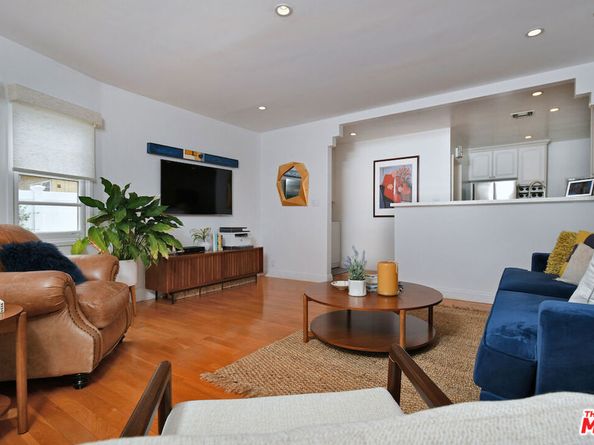 4226 Greenbush Avenue, Sherman Oaks CA 91423