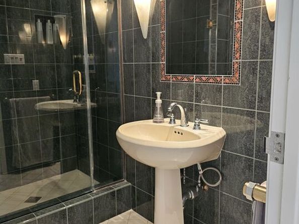 101 California Avenue 802, Santa Monica CA 90403