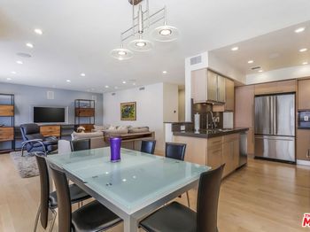 1221 N Kings Road