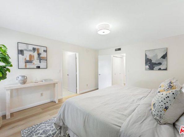 14960 Victory Boulevard 101, Van Nuys CA 91411
