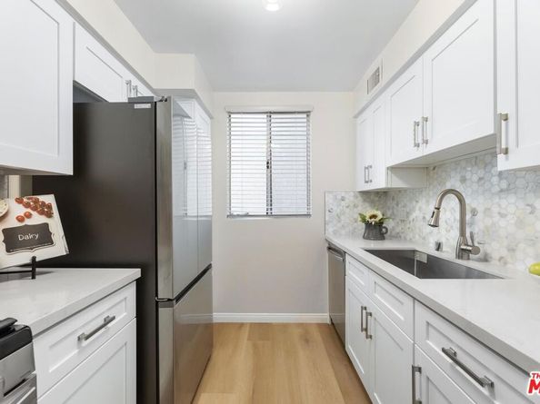 14960 Victory Boulevard 101, Van Nuys CA 91411
