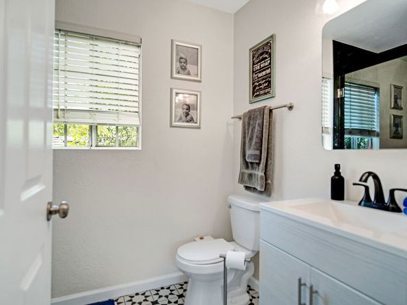 500 N Lamer Street, Burbank CA 91506