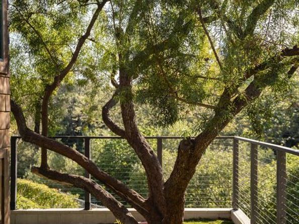 6649 Zumirez Drive, Malibu CA 90265