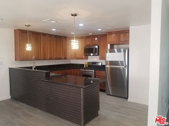 1281 W 35th Street, Los Angeles CA 90007