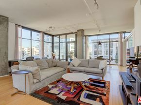 1111 S Grand Avenue 711, Los Angeles CA 90015