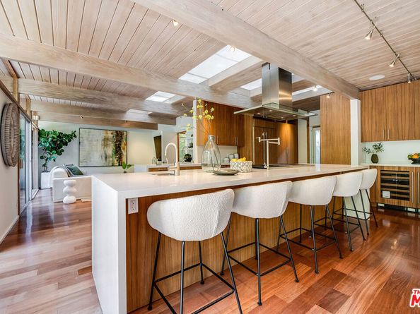 681 Brooktree Road, Santa Monica CA 90402