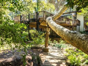 681 Brooktree Road, Santa Monica CA 90402