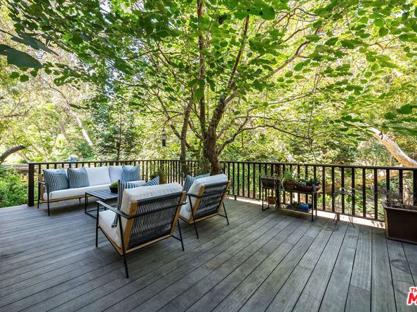 681 Brooktree Road, Santa Monica CA 90402