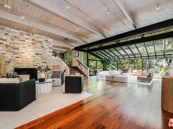 681 Brooktree Road, Santa Monica CA 90402