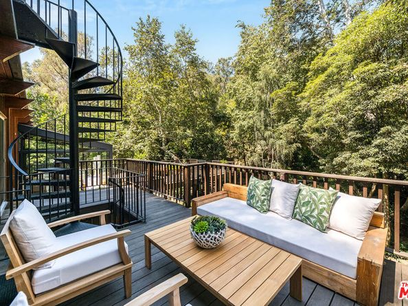 681 Brooktree Road, Santa Monica CA 90402