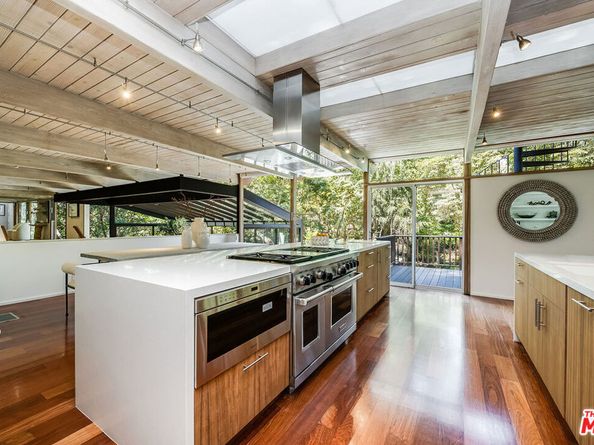 681 Brooktree Road, Santa Monica CA 90402