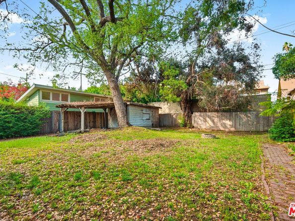 2647 Raymond Avenue, Los Angeles CA 90007