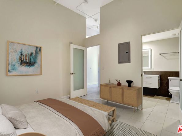 939 S Broadway 802, Los Angeles CA 90015