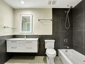 939 S Broadway 802, Los Angeles CA 90015