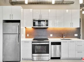 939 S Broadway 802, Los Angeles CA 90015