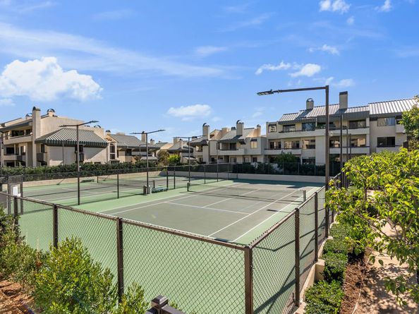 2392 Century Hill, Los Angeles CA 90067