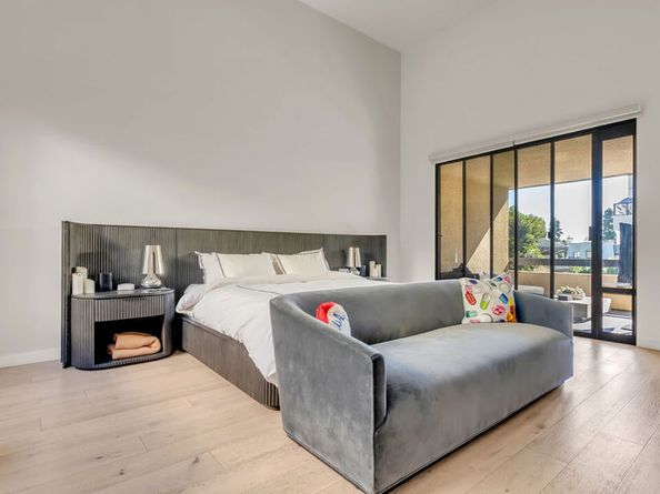 2392 Century Hill, Los Angeles CA 90067