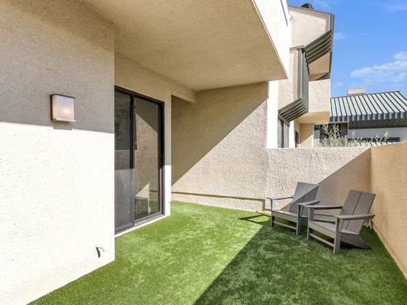 2392 Century Hill, Los Angeles CA 90067