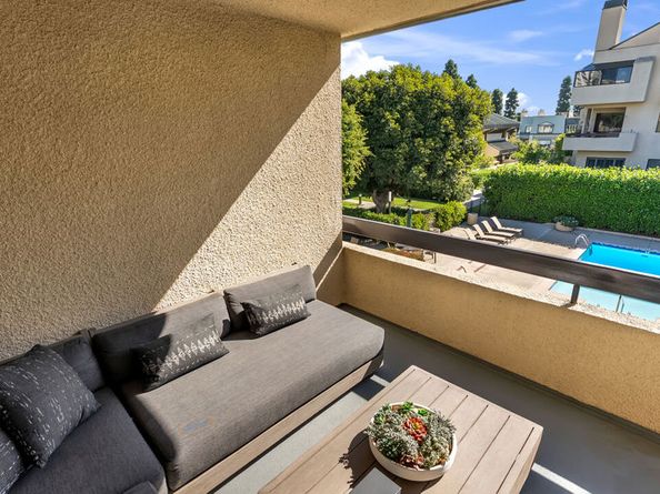 2392 Century Hill, Los Angeles CA 90067