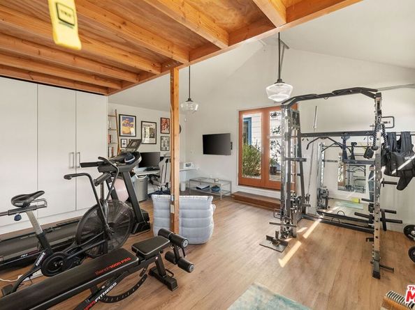 3241 Federal Avenue, Los Angeles CA 90066