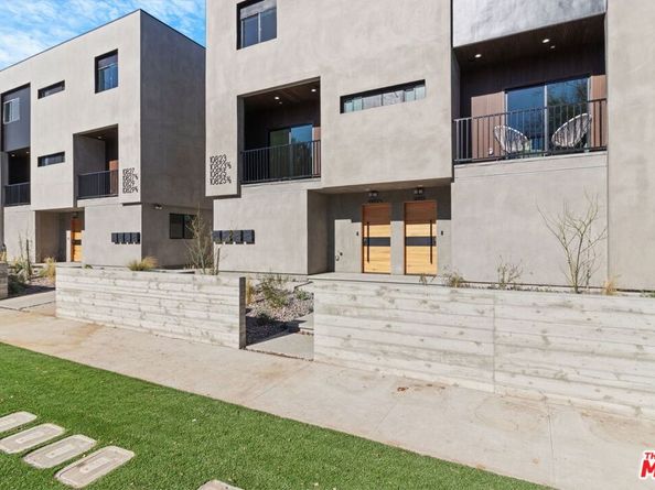 10821 Hartsook Street, North Hollywood CA 91601