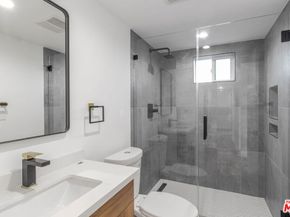 10821 Hartsook Street, North Hollywood CA 91601