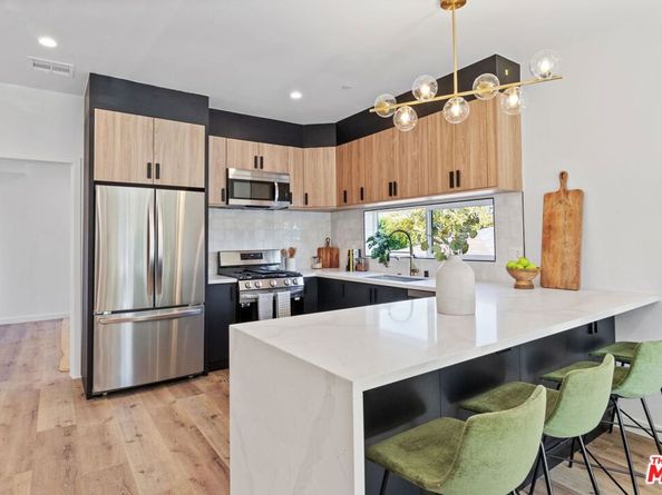 10821 Hartsook Street, North Hollywood CA 91601