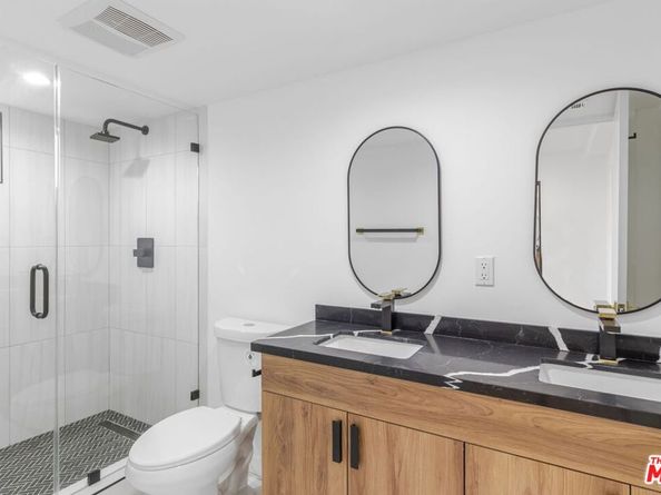 10821 Hartsook Street, North Hollywood CA 91601