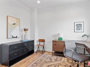 10821 Hartsook Street, North Hollywood CA 91601